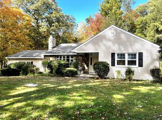 4 Studio Ln, Norwalk, CT 06850