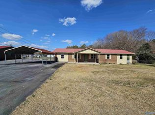 93 Valley Rd, Guntersville, AL 35976