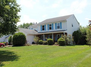 35 Lincolnshire Dr, Manalapan, NJ