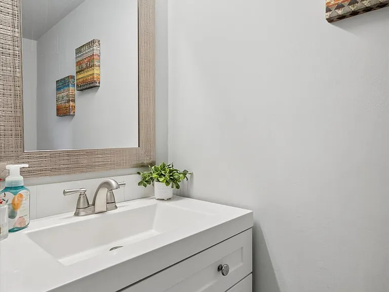 205 Woodside Cir — Photo 12