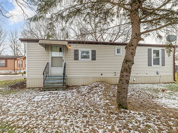 2nd image of 4 Birch Ln