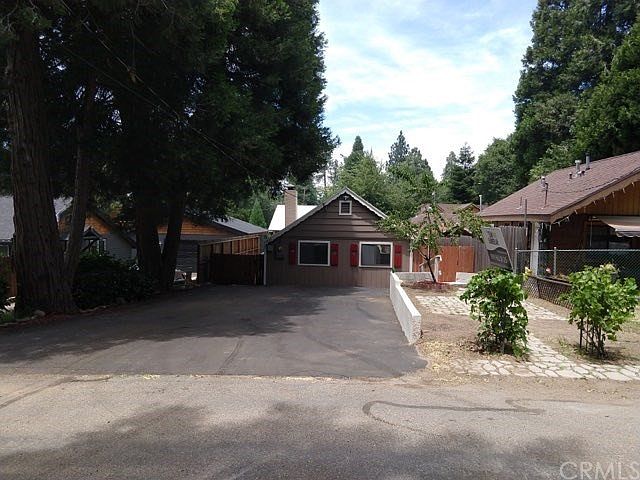 1st image of 22846 Forest Dr