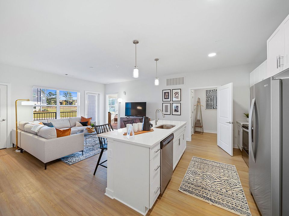 Emblem Gateway Apartment Rentals - Denver, CO | Zillow