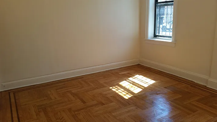 Rented by Lang Realty LLC | media 10