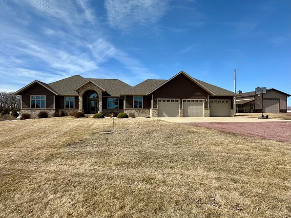 13943 Sundberg Ave, Dundee, MN 56131