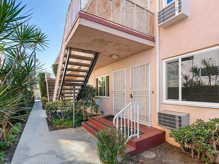 330 W Alameda — Photo 12