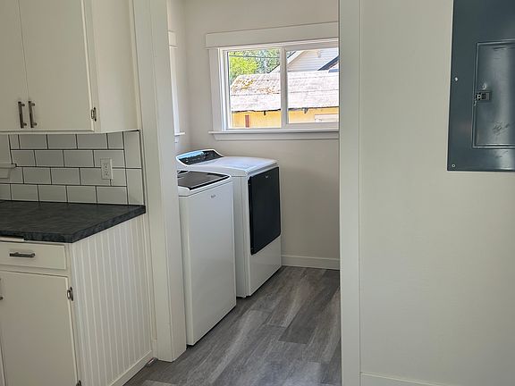 2nd image of 431 4th Ave NE