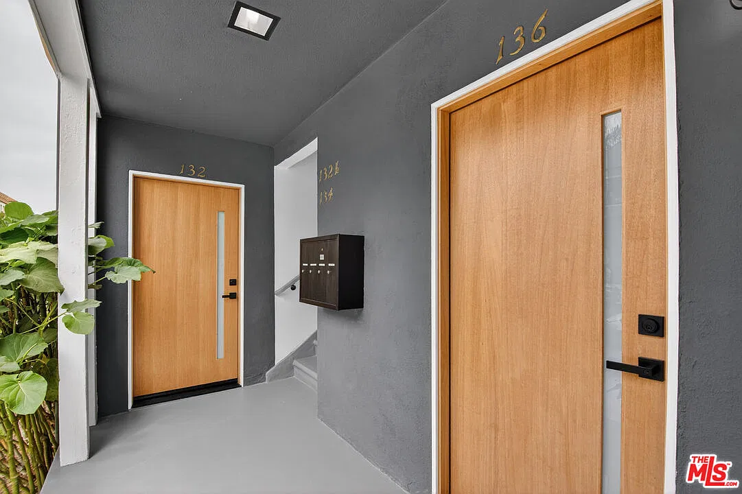 2 bed, 1000 sqft, $2,795 — Photo 2