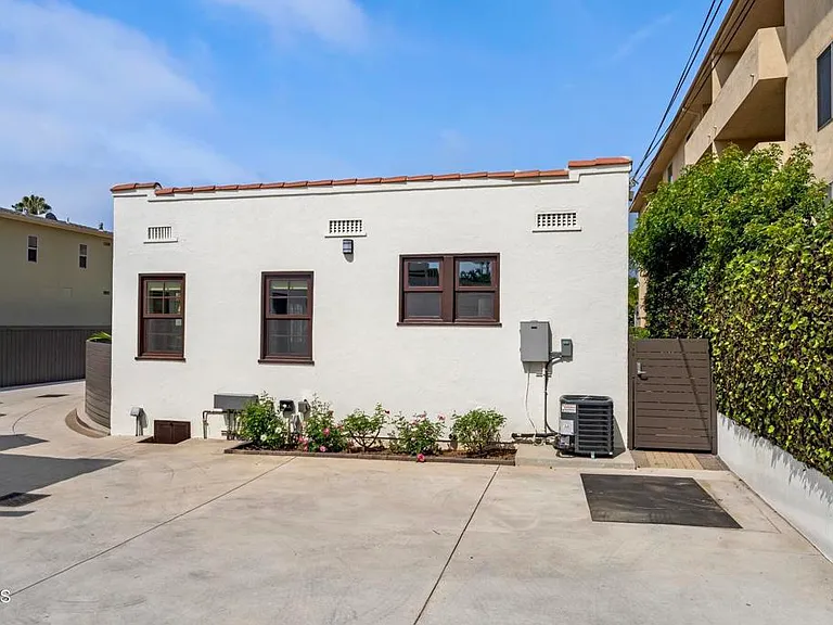 520 S Los Robles Ave #4 — Photo 6