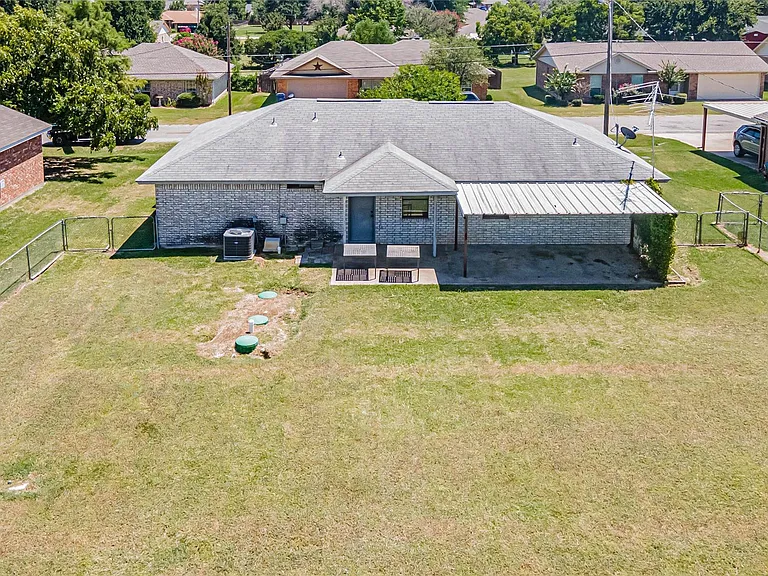 4031 Country Meadows Cir — Photo 10