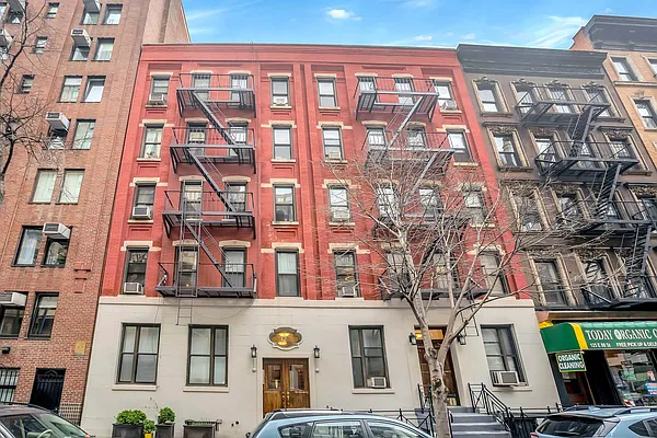 Sold by Douglas Elliman | media 8