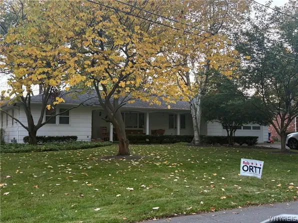 426 Tryon Dr, Lewiston, NY 14092