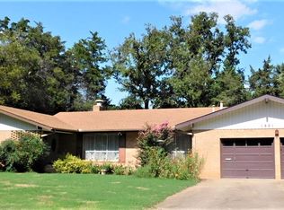 1801 Christmas Tree Ln #L, Ponca City, OK 74604