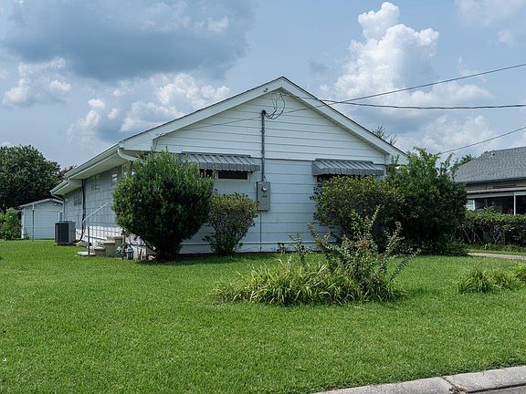 2nd image of 1604 Division Ave