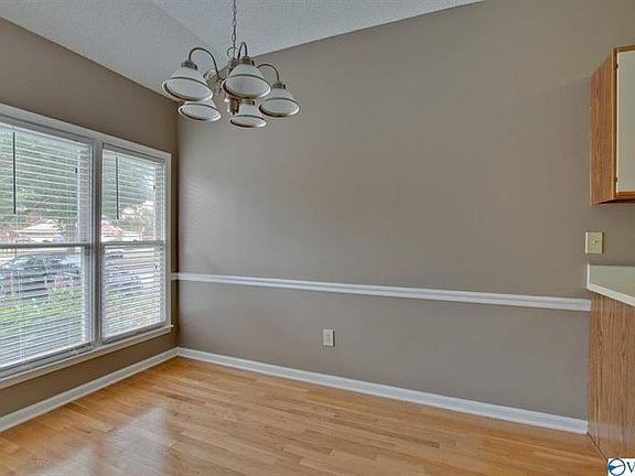 5th image of 10014 Meredith Ln SE