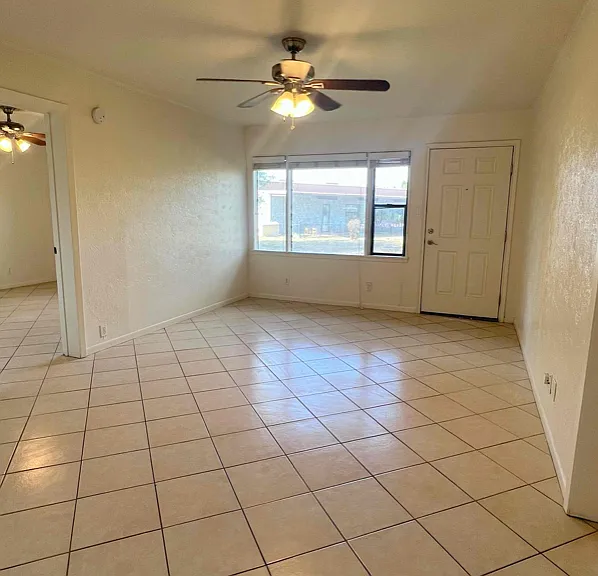 401 Buchanan Dr — Photo 2