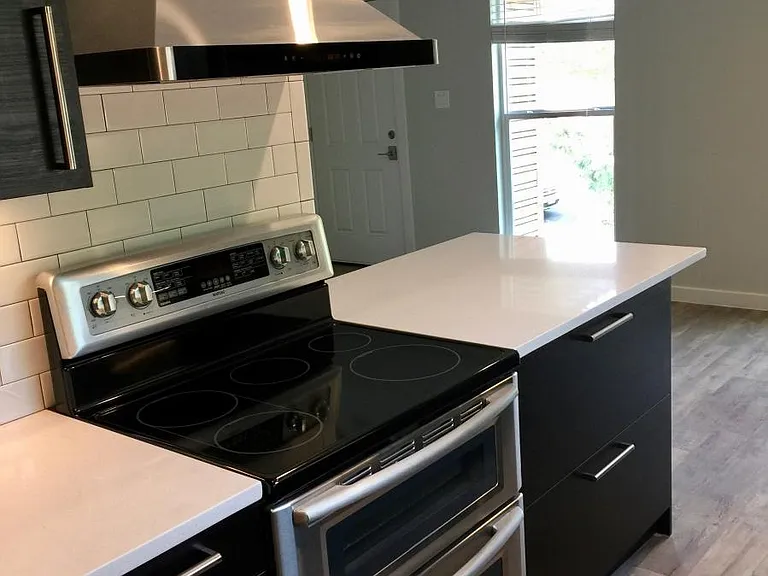 Quartz countertops, new appliances