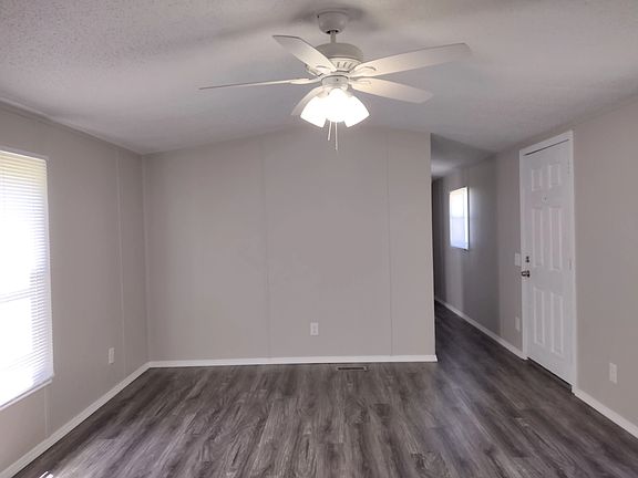 5th image of 13 Birch Crest Dr #13