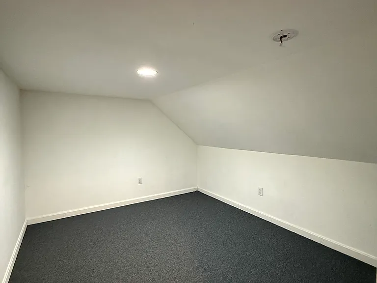 18 Pine St #1 — Photo 20