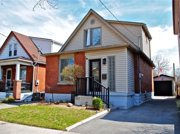107 Graham Ave S, Hamilton, ON L8K 2M2