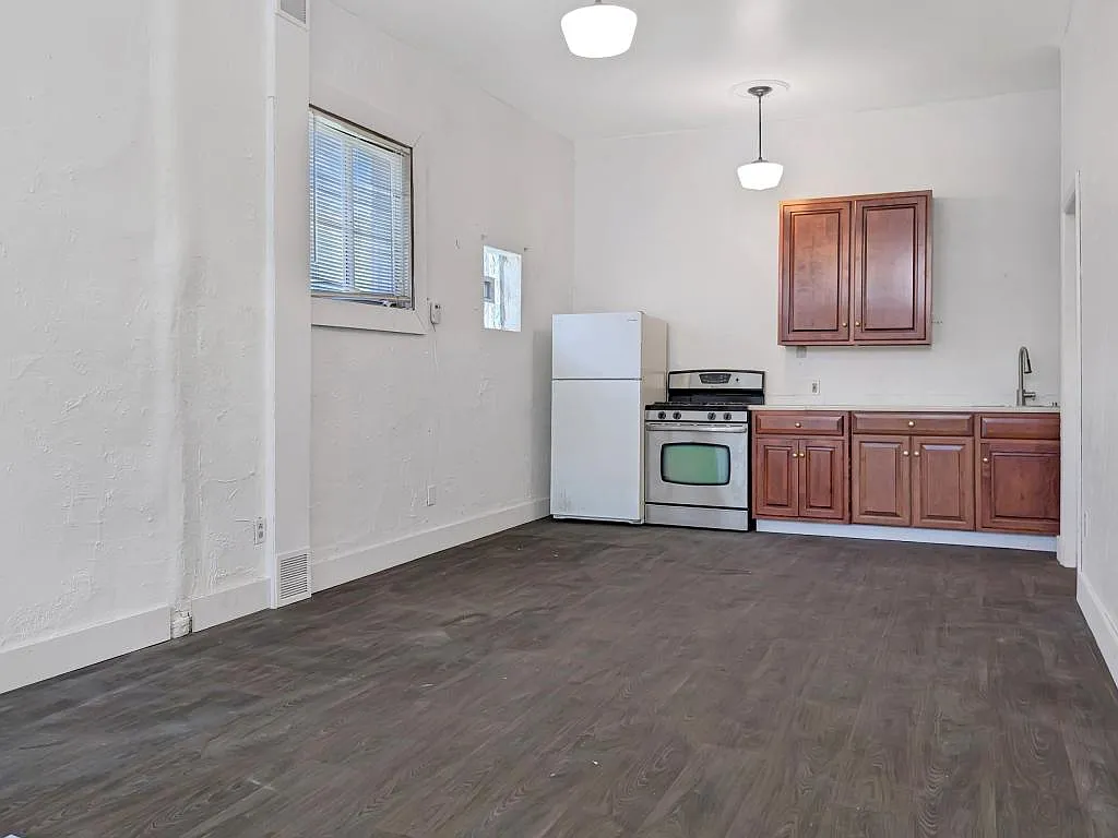 7076 Lemington Ave — Photo 4