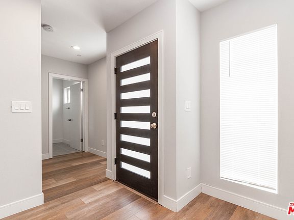 3rd image of 638 N Heliotrope Dr