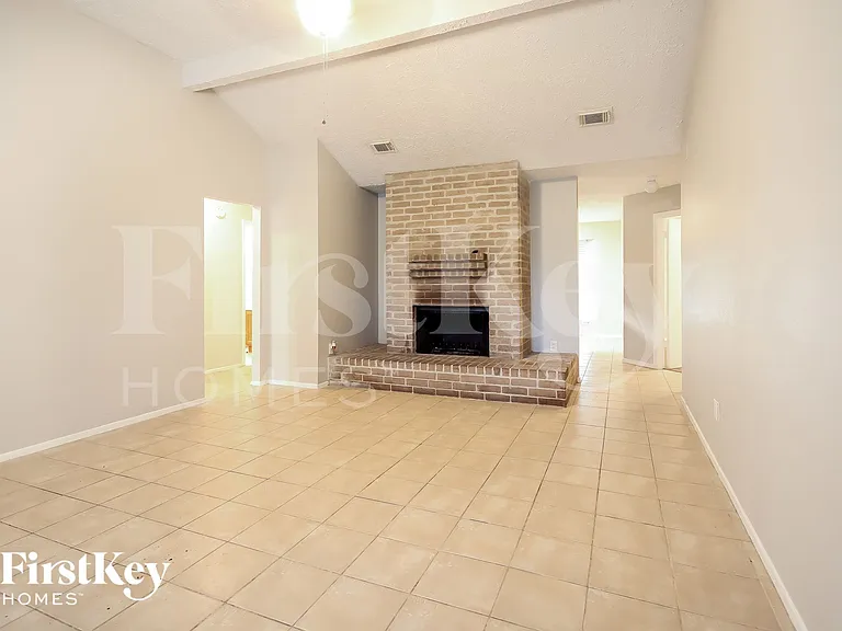 16239 La Terra Dr — Photo 2