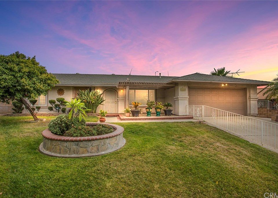1st image of 27879 Rainbow Ln