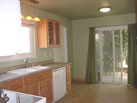 5th image of 621 Nikki Dr