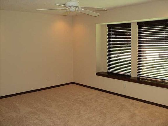4th image of 3402 Redwood Lodge Ct