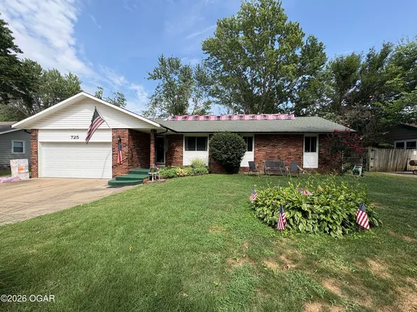725 E Wickersham Dr, Webb City, MO 64870