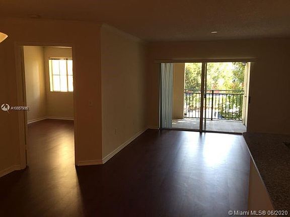 4th image of 2427 Centergate Dr APT 205