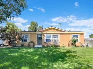 5751 Randolph Dr, Nampa, ID 83686