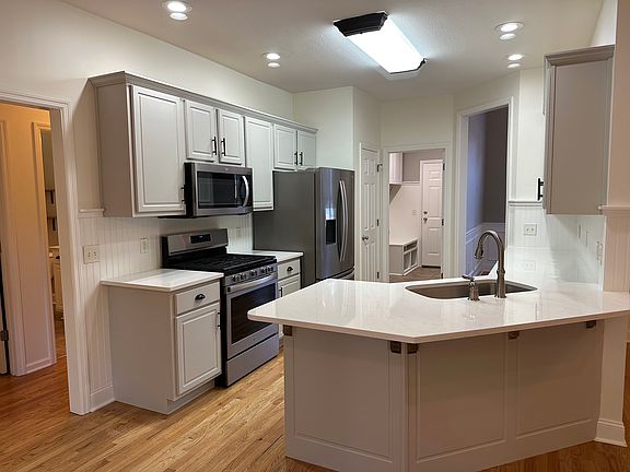 4th image of 7994 Bridle Brook Ct
