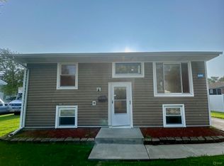 130 N Oak Ln, Glenwood, IL