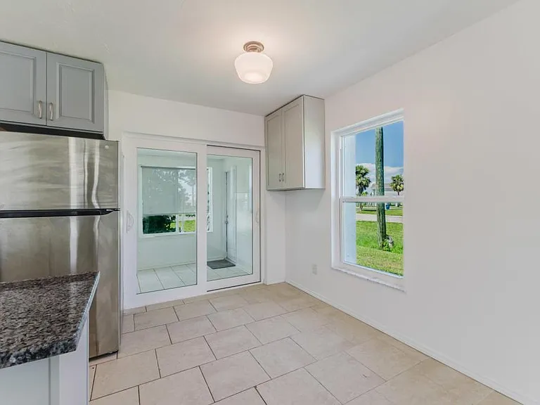 16599 Davis Rd — Photo 16