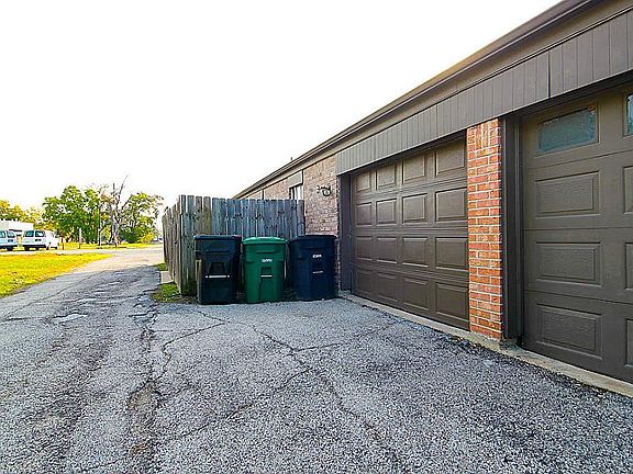 4th image of 5618 Fairdale Ln
