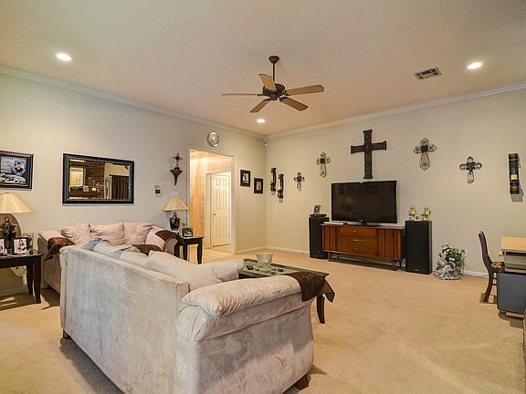 2nd image of 705 White Horse Trl