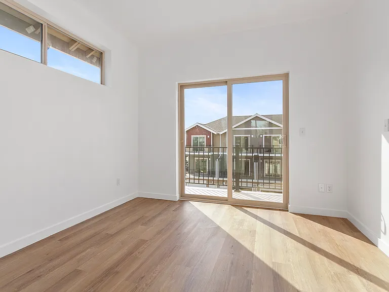 2028 Salam Loop — Photo 9
