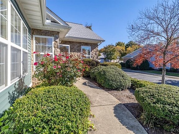 4th image of 2526 Wanstead Ct