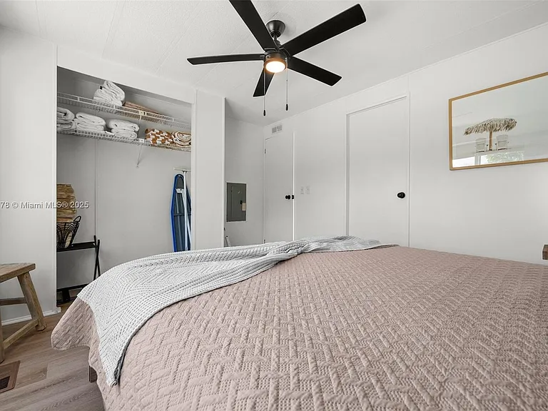 648 Palm Ave E #0 — Photo 16