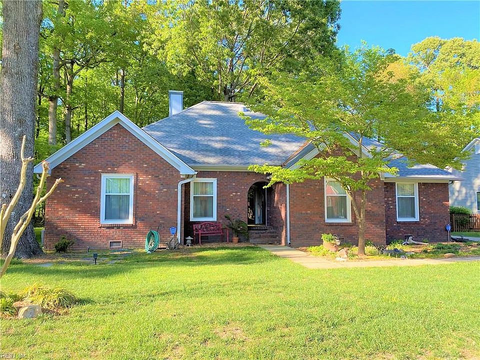1st image of 323 Barclay Rd