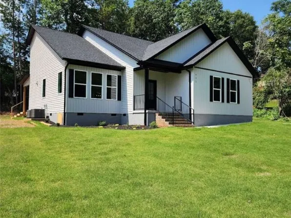 402 Edgewater Dr, Anderson, SC 29626