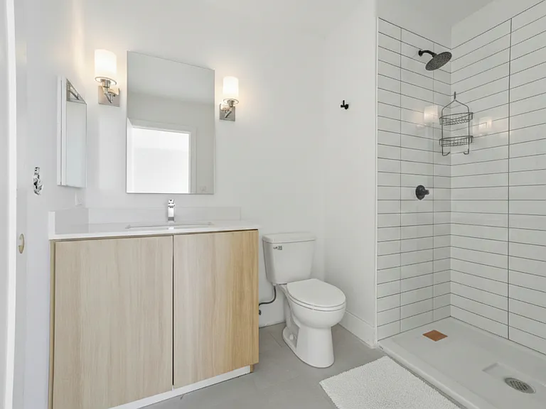 1035 Commonwealth Ave — Photo 7