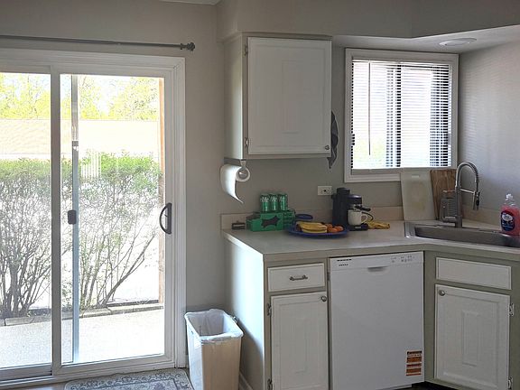 5th image of 8332 Oak Leaf Dr APT 1601