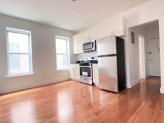 4th image of 43-39 42nd St #2D2