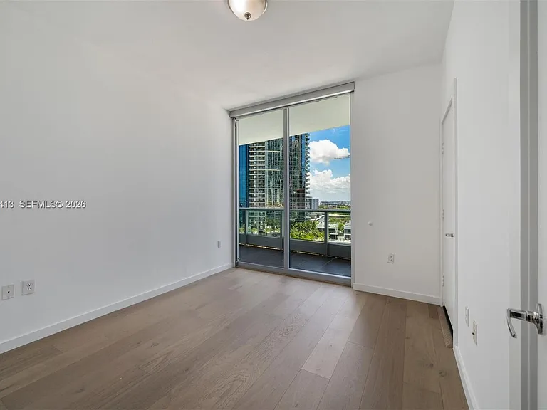 900 Biscayne Blvd — Photo 22