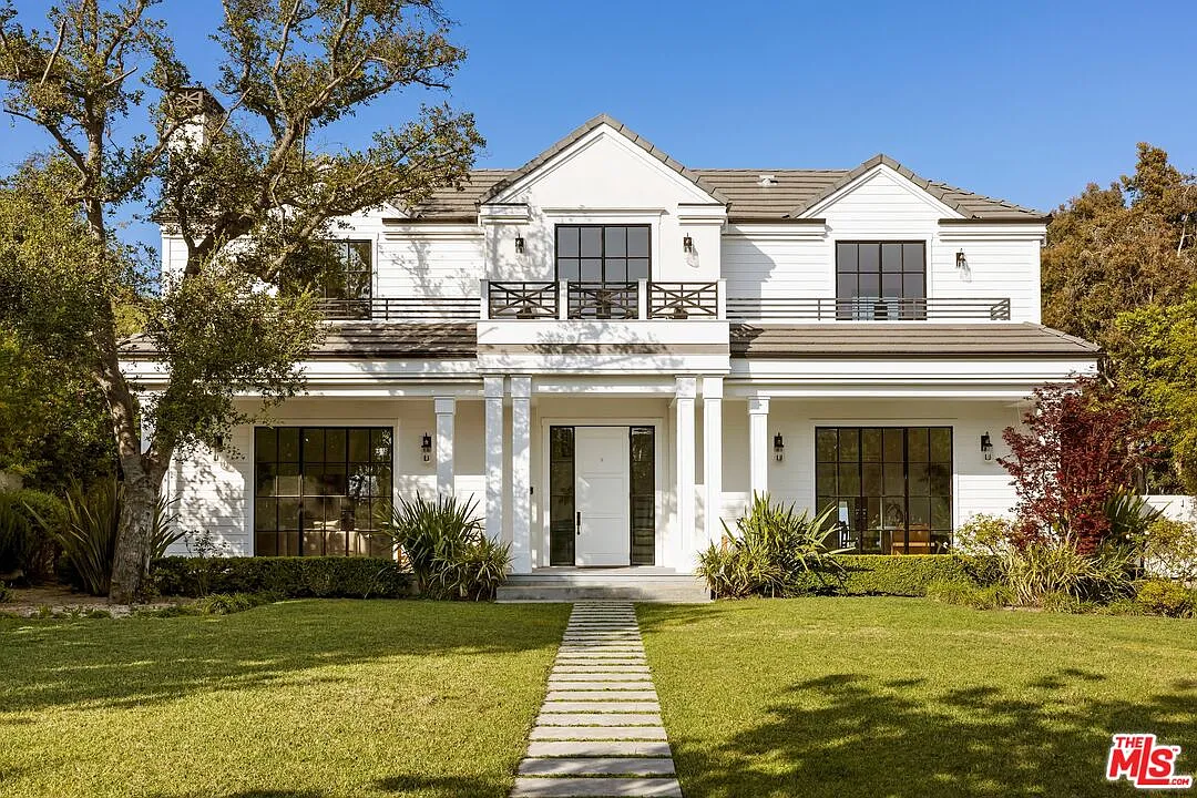5 bed, 6.5 bath, 6670 sqft, $30,000 — Photo 2