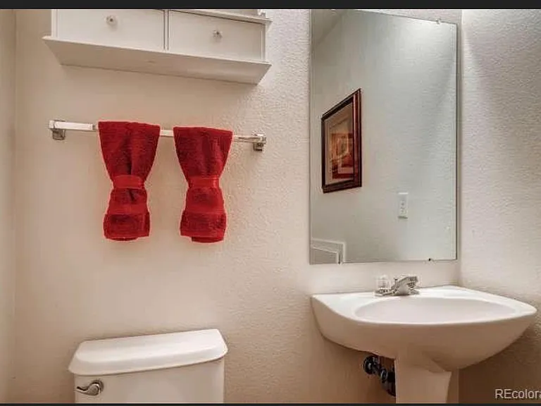 7918 S Kittredge St — Photo 30
