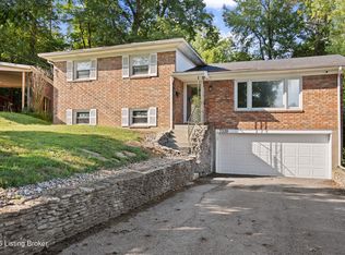 7320 Supremus Dr, Louisville, KY 40214